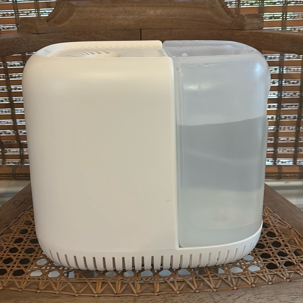Canopy bedside humidifier preowned in cream +2 new filters getcanopy.com